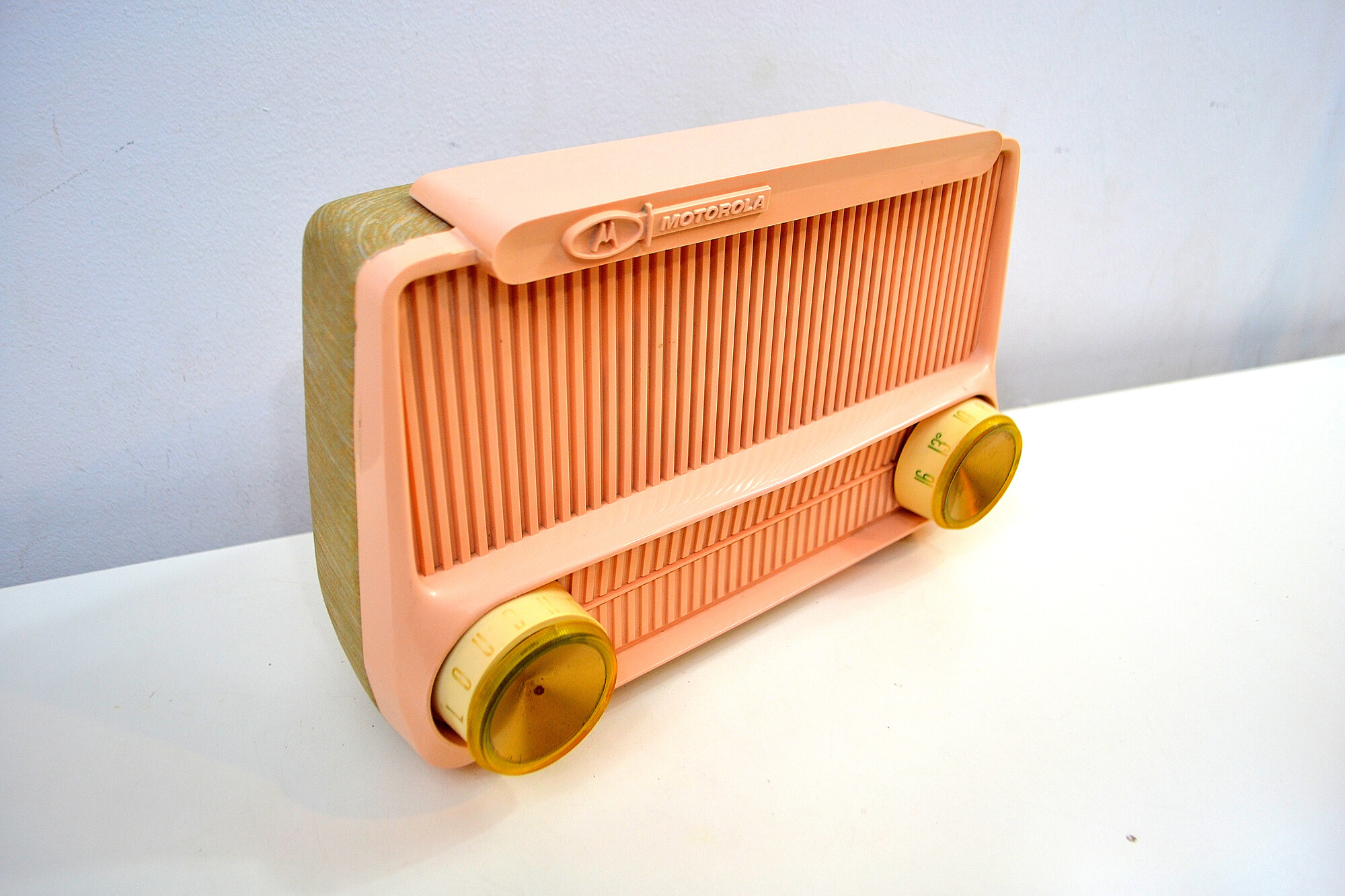 Cotillion Pink and Gold 1959 Motorola Model 5T13P Vacuum Tube AM Radio Sounds and Looks Heavenly!